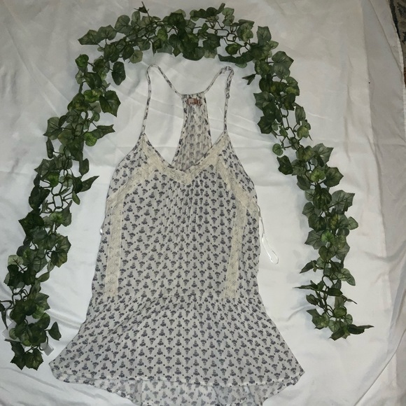 Botique White Laced and Patterned Flowy Tank Top - Picture 1 of 8